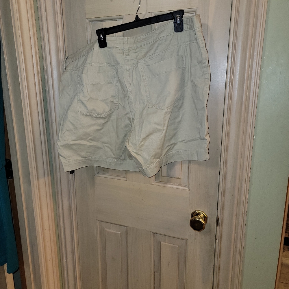 Womems Plus Sz 20W Faded Glory Tan Shorts - Picture 3 of 3